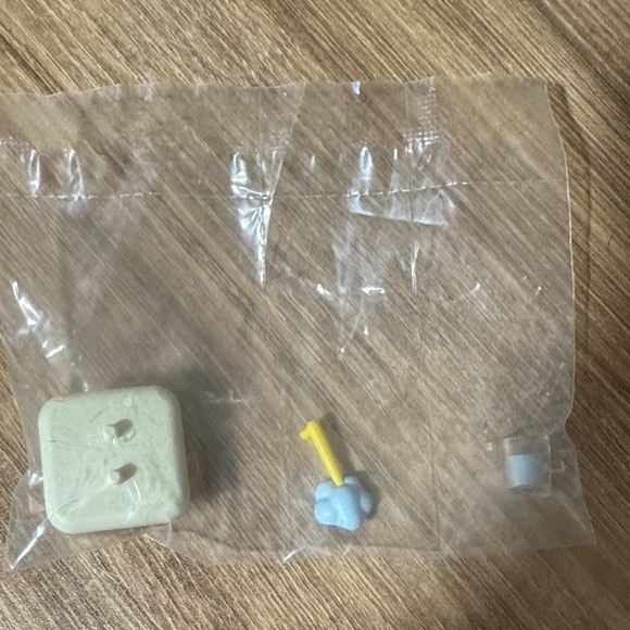 Pop mart - Blossom brushing teeth - Duplicate - Picture 2 of 5